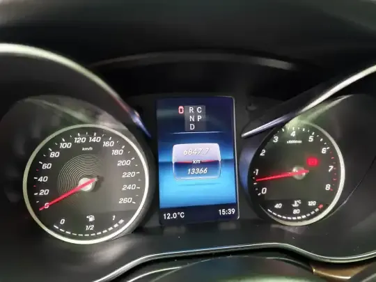 Mercedes-Benz V-Class 2022 (13400 км)