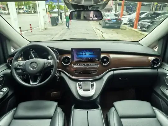 Mercedes-Benz V-Class 2022 (13400 км)