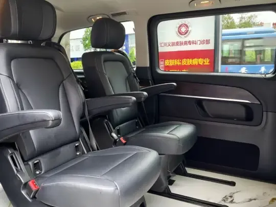 Mercedes-Benz V-Class 2022 (13400 км)