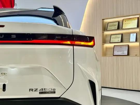 Lexus RZ 2023 (17000 км)