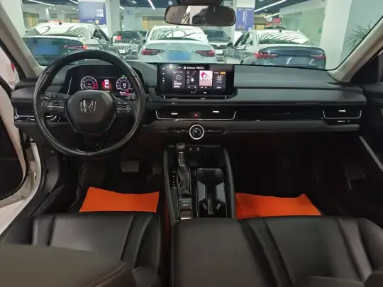 Honda Inspire 2023 (23600 км)