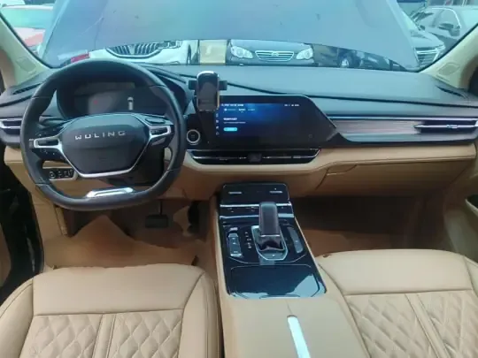 Wuling Victory 2023 (42900 км)