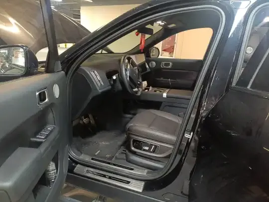 Li Auto L8 2023 (28300 км)