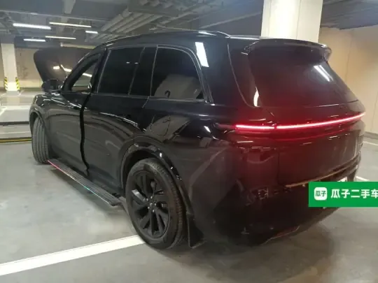 Li Auto L8 2023 (28300 км)