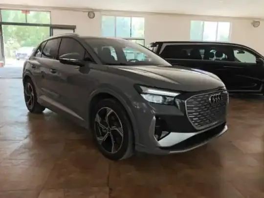 Audi Q4 e-tron 2023 (35900 км)