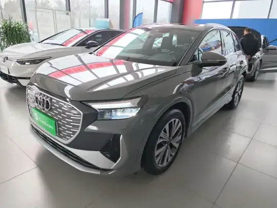 Audi Q4 e-tron 2023 (18300 км)