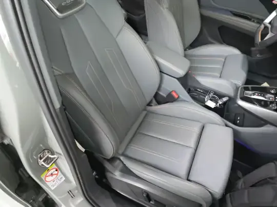 Audi Q4 e-tron 2023 (18300 км)