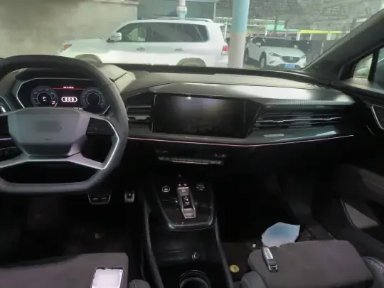Audi Q4 e-tron 2023 (102899 км)