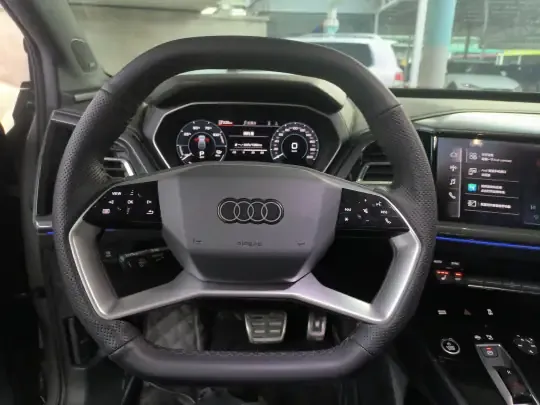 Audi Q4 e-tron 2023 (102899 км)