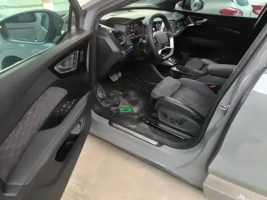Audi Q4 e-tron 2023 (102899 км)