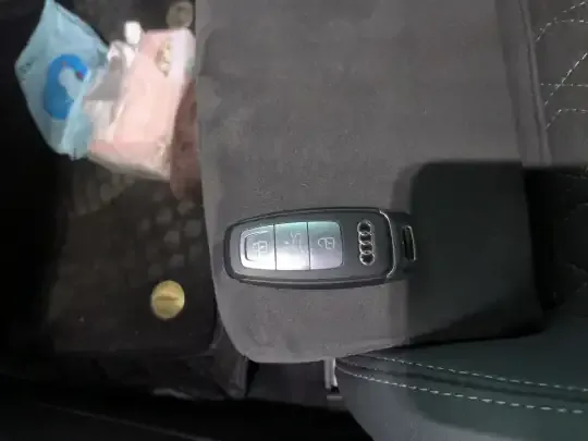 Audi Q4 e-tron 2023 (102899 км)