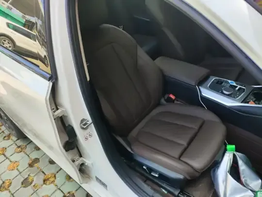 BMW i3 2023 (35700 км)