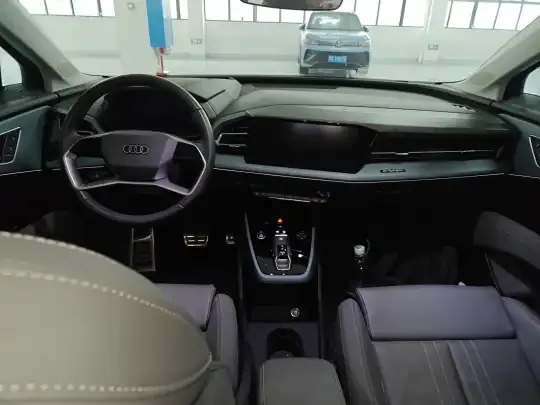 Audi Q5 e-tron 2023 (6700 км)