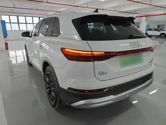Audi Q5 e-tron 2023 (6700 км)