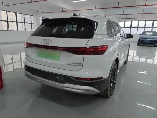 Audi Q5 e-tron 2023 (6700 км)