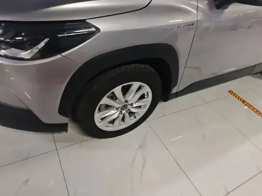 Toyota Corolla Cross 2023 (25200 км)