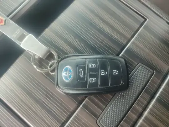 Toyota SIENNA 2023 (90800 км)