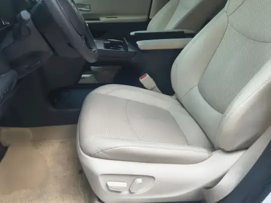 Toyota Sienna 2023 (26300 км)