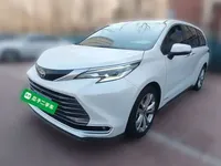 Toyota Sienna 2023 (26300 км)