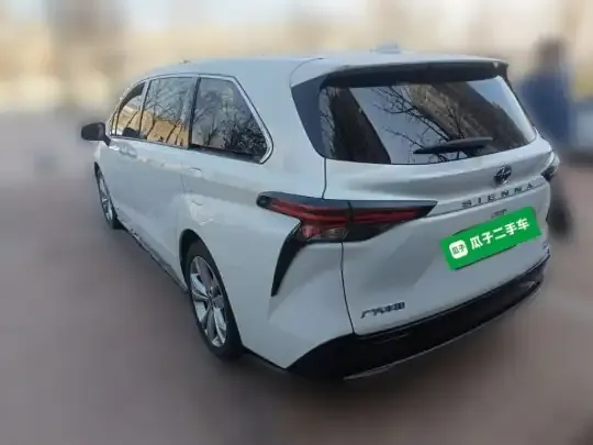 Toyota Sienna 2023 (26300 км)