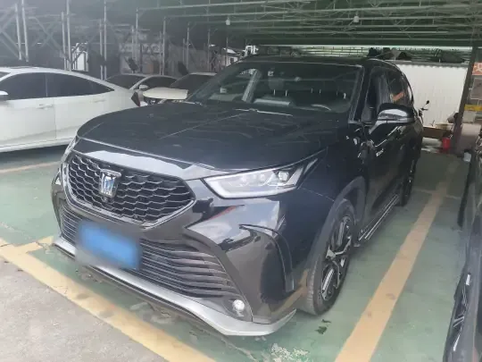 Toyota Crown Kluger 2023 (68000 км)