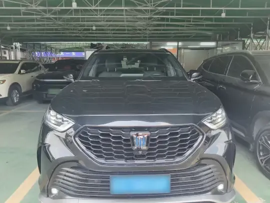 Toyota Crown Kluger 2023 (68000 км)