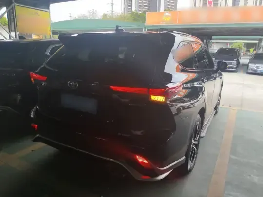 Toyota Crown Kluger 2023 (68000 км)