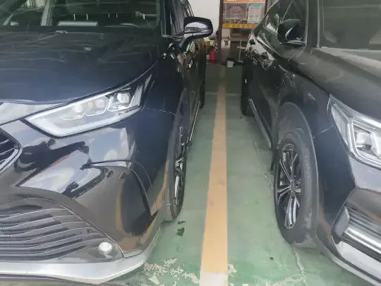 Toyota Crown Kluger 2023 (68000 км)