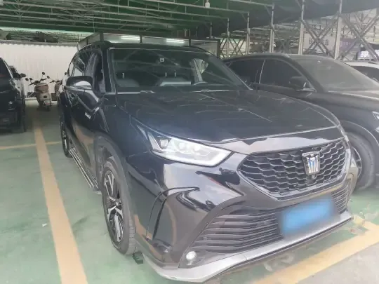 Toyota Crown Kluger 2023 (68000 км)