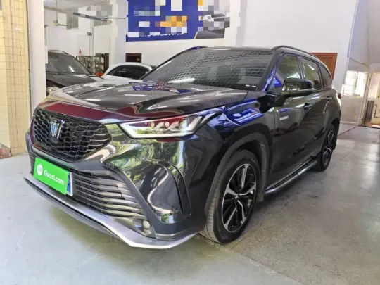 Toyota Crown Kluger 2023 (49800 км)