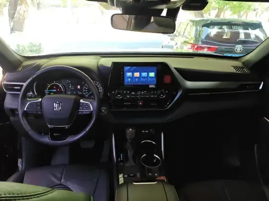 Toyota Crown Kluger 2023 (49800 км)