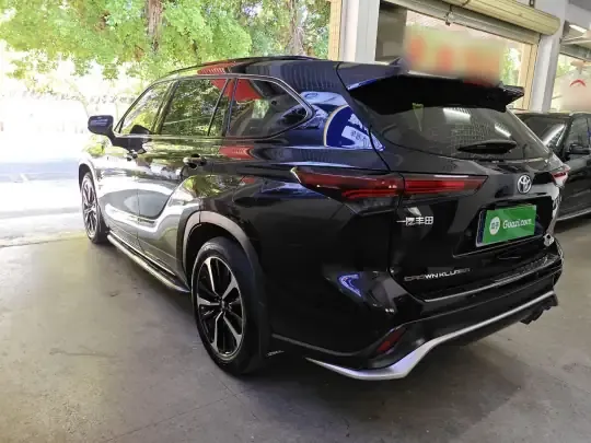 Toyota Crown Kluger 2023 (49800 км)