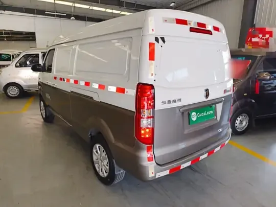 Jinbei New Hiace S 2023 (9400 км)