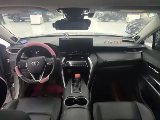Toyota Venza 2023 (10800 км)