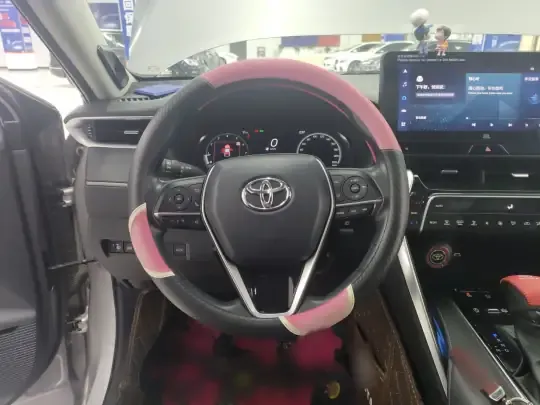 Toyota Venza 2023 (10800 км)