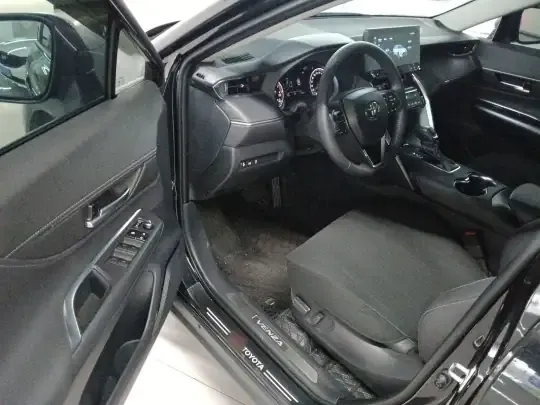 Toyota Venza 2023 (14100 км)