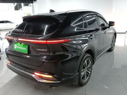 Toyota Venza 2023 (14100 км)