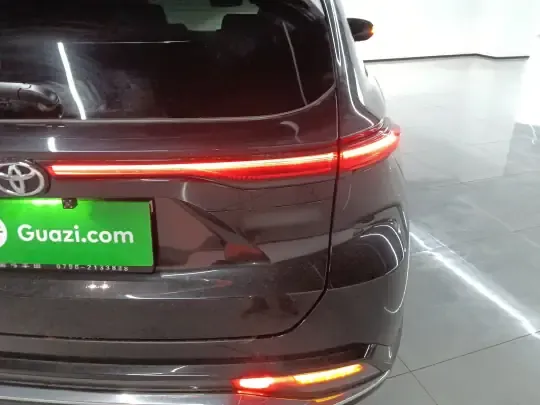 Toyota Venza 2023 (14100 км)