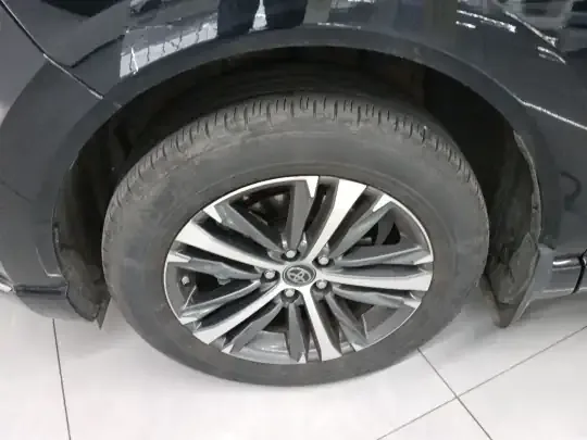 Toyota Venza 2023 (14100 км)