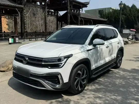 Volkswagen Tharu 2023 (13900 км)