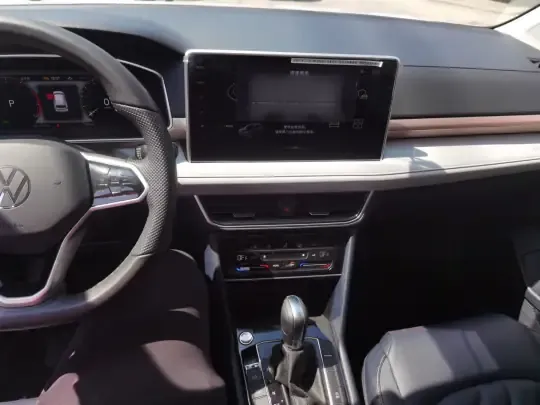 Volkswagen Tharu 2023 (13900 км)