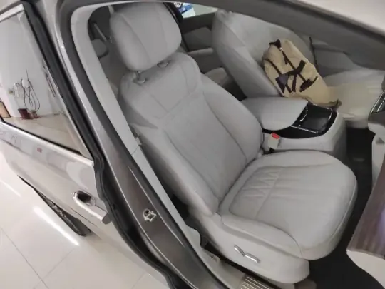 Roewe iMAX8 2023 (58800 км)