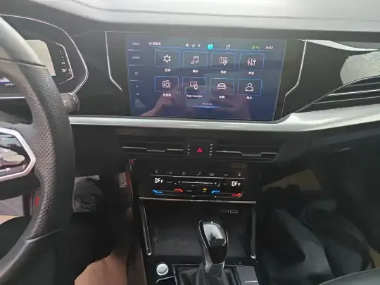 Volkswagen Passat 2023 (16000 км)
