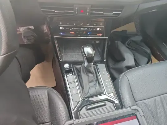 Volkswagen Passat 2023 (16000 км)