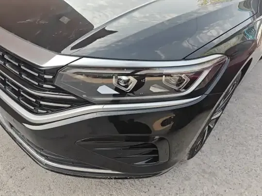 Volkswagen Passat 2023 (16000 км)