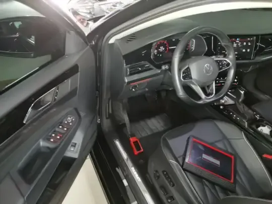 Volkswagen Passat 2023 (51700 км)