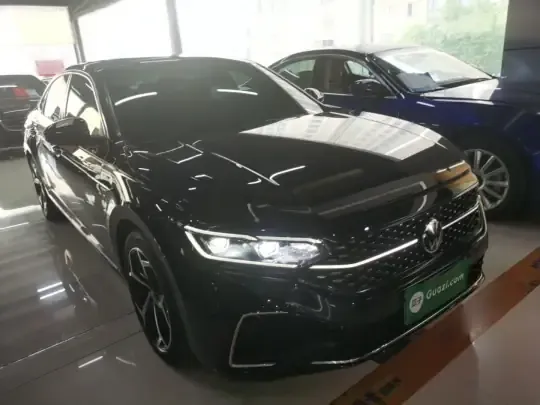 Volkswagen Passat 2023 (51700 км)