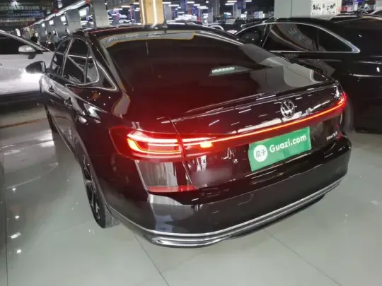 Volkswagen Passat 2023 (51700 км)