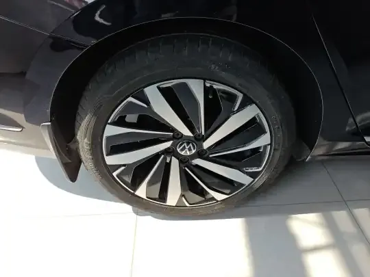 Volkswagen Passat 2023 (48500 км)