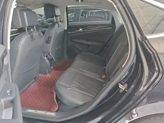 Volkswagen Passat 2023 (48500 км)